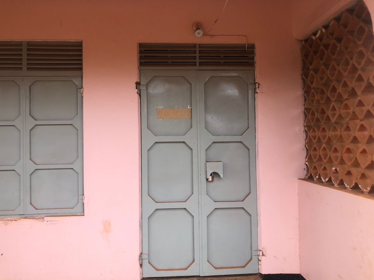 Shop for Rent in Pece – UGX 200,000